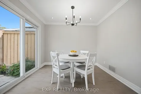 678 Green Meadow Crescent Mississauga ON L5A 2V2