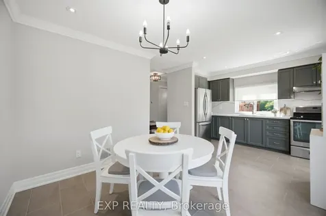 678 Green Meadow Crescent Mississauga ON L5A 2V2