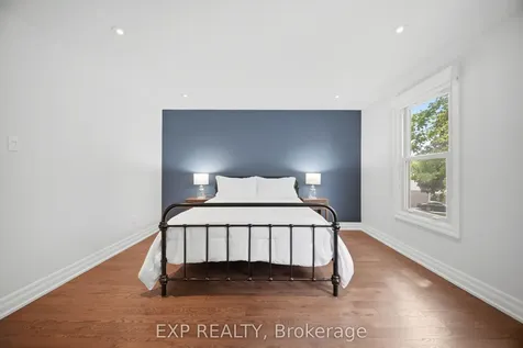 678 Green Meadow Crescent Mississauga ON L5A 2V2
