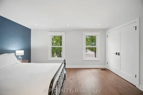 678 Green Meadow Crescent Mississauga ON L5A 2V2