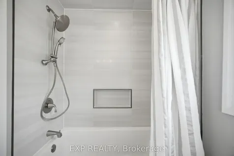 678 Green Meadow Crescent Mississauga ON L5A 2V2