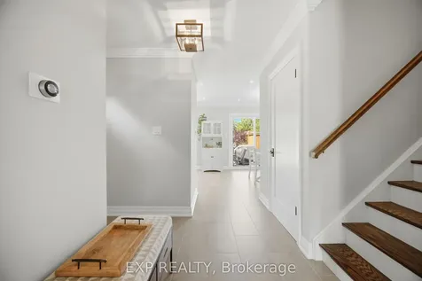 678 Green Meadow Crescent Mississauga ON L5A 2V2