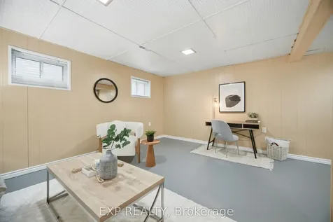 678 Green Meadow Crescent Mississauga ON L5A 2V2