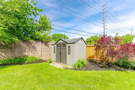 678 Green Meadow Crescent Mississauga ON L5A 2V2