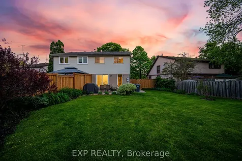 678 Green Meadow Crescent Mississauga ON L5A 2V2