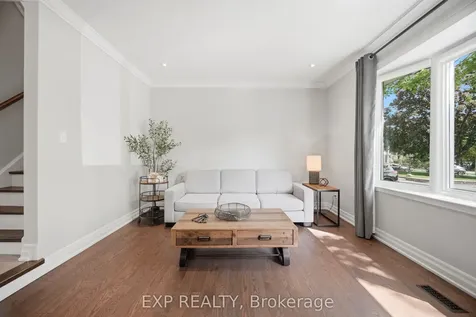 678 Green Meadow Crescent Mississauga ON L5A 2V2
