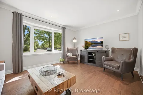 678 Green Meadow Crescent Mississauga ON L5A 2V2