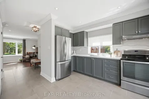 678 Green Meadow Crescent Mississauga ON L5A 2V2
