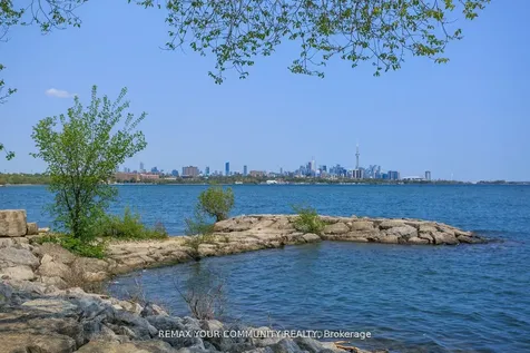 58 Marine Parade Drive Toronto ON M8V 4G1