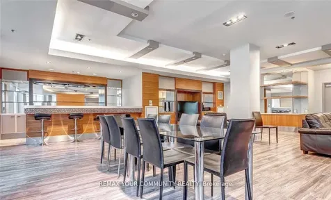 58 Marine Parade Drive Toronto ON M8V 4G1