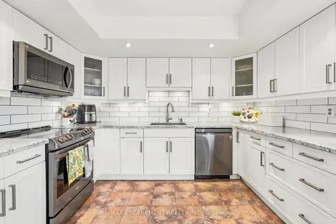 1201 North Shore Boulevard E Burlington ON L7S 1Z5