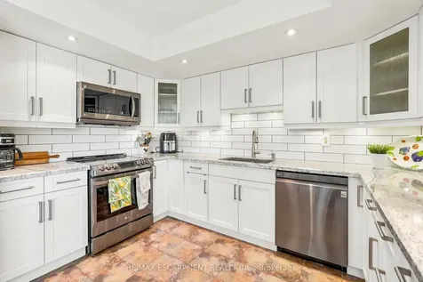 1201 North Shore Boulevard E Burlington ON L7S 1Z5