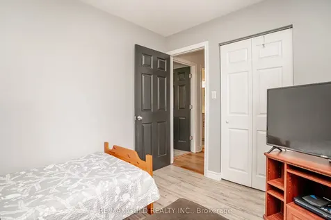 29 Duke Road Brampton ON L6T 3J9