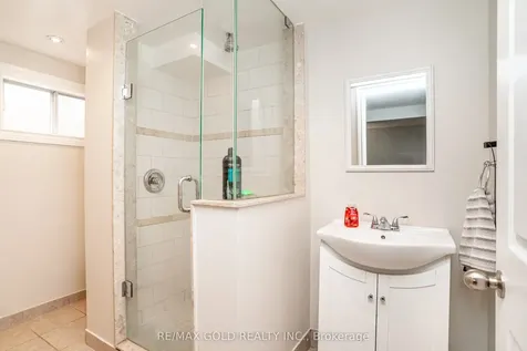 29 Duke Road Brampton ON L6T 3J9