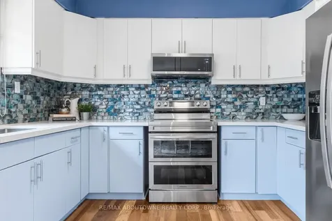 2474 Cavendish Drive Burlington ON L7P 3T8