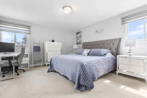 2474 Cavendish Drive Burlington ON L7P 3T8