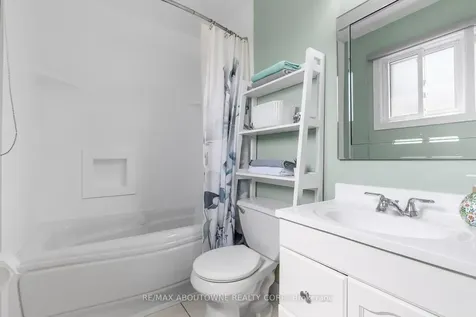 2474 Cavendish Drive Burlington ON L7P 3T8