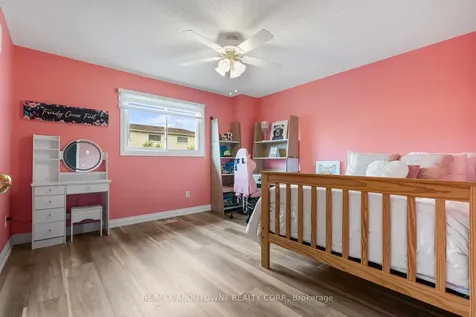 2474 Cavendish Drive Burlington ON L7P 3T8