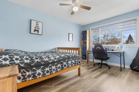 2474 Cavendish Drive Burlington ON L7P 3T8