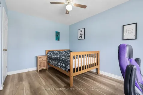 2474 Cavendish Drive Burlington ON L7P 3T8