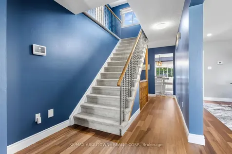 2474 Cavendish Drive Burlington ON L7P 3T8