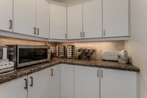 5250 Lakeshore Road Burlington ON L7L 5L2