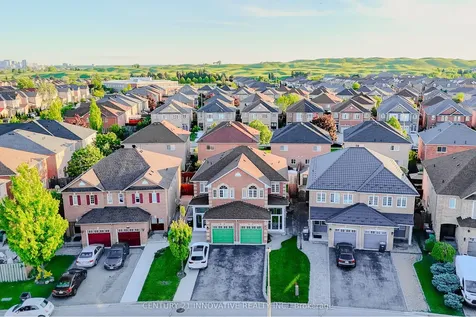 5648 Volpe Avenue Mississauga ON L5V 3A6