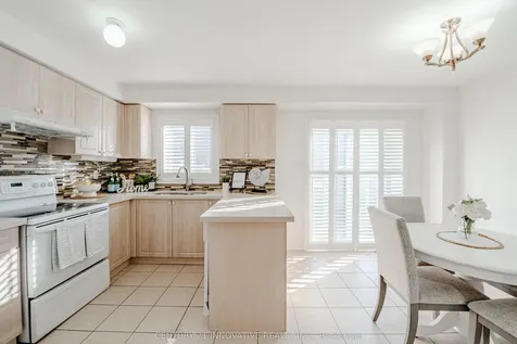5648 Volpe Avenue Mississauga ON L5V 3A6