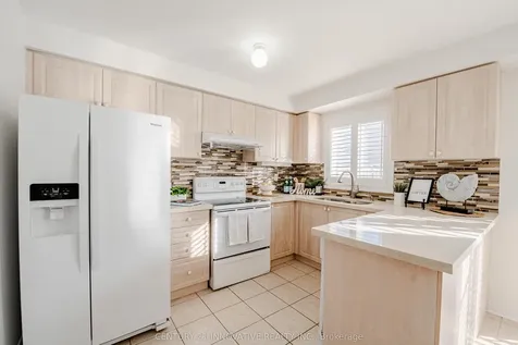 5648 Volpe Avenue Mississauga ON L5V 3A6