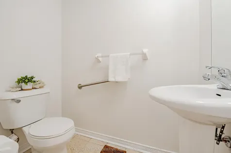 5648 Volpe Avenue Mississauga ON L5V 3A6