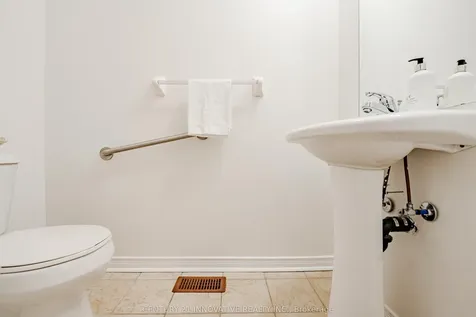 5648 Volpe Avenue Mississauga ON L5V 3A6