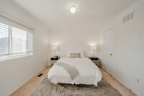 5648 Volpe Avenue Mississauga ON L5V 3A6