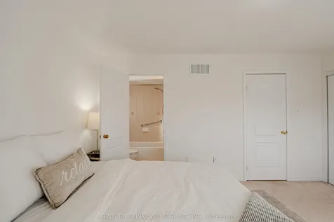 5648 Volpe Avenue Mississauga ON L5V 3A6