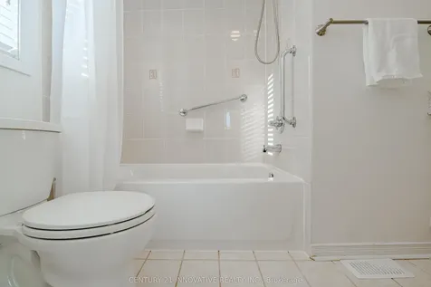 5648 Volpe Avenue Mississauga ON L5V 3A6