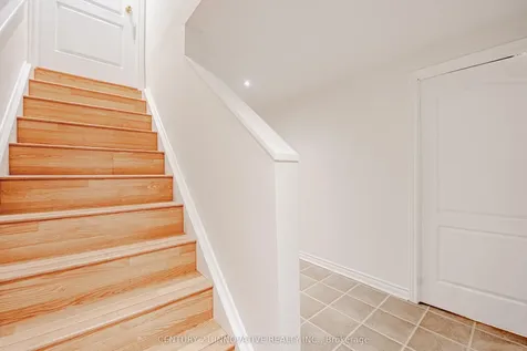 5648 Volpe Avenue Mississauga ON L5V 3A6
