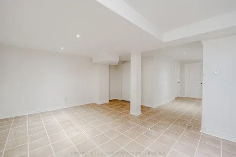 5648 Volpe Avenue Mississauga ON L5V 3A6