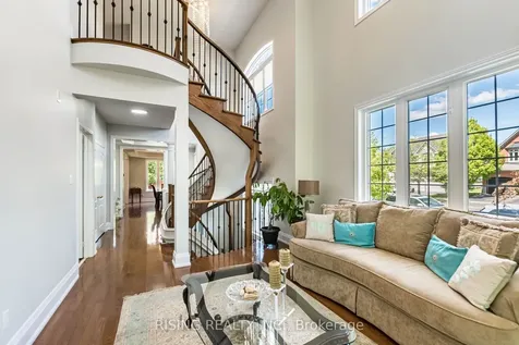 112 Great Lakes Boulevard Oakville ON L6L 6W5