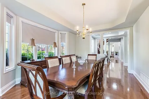 112 Great Lakes Boulevard Oakville ON L6L 6W5