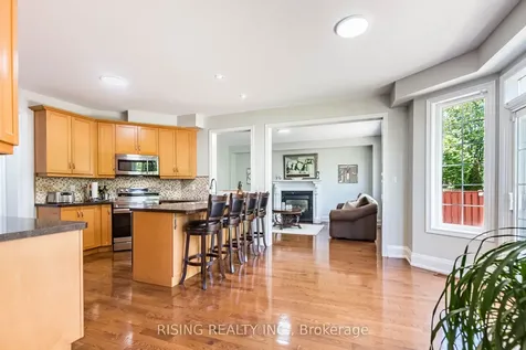 112 Great Lakes Boulevard Oakville ON L6L 6W5