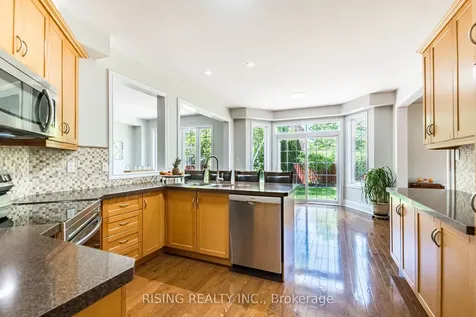 112 Great Lakes Boulevard Oakville ON L6L 6W5