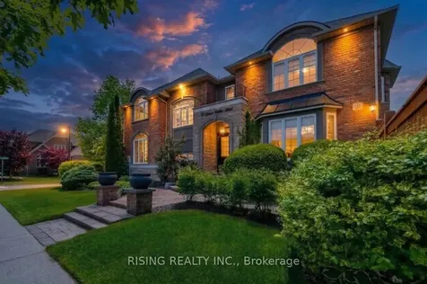 112 Great Lakes Boulevard Oakville ON L6L 6W5