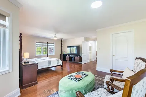 112 Great Lakes Boulevard Oakville ON L6L 6W5