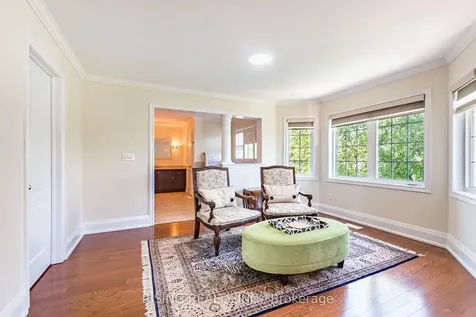 112 Great Lakes Boulevard Oakville ON L6L 6W5