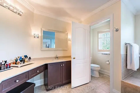 112 Great Lakes Boulevard Oakville ON L6L 6W5