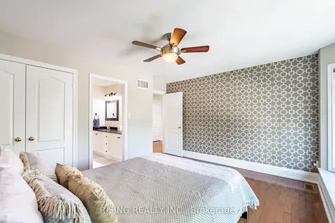 112 Great Lakes Boulevard Oakville ON L6L 6W5