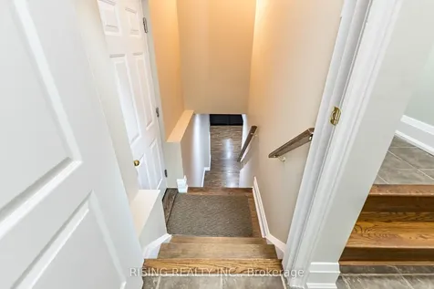 112 Great Lakes Boulevard Oakville ON L6L 6W5
