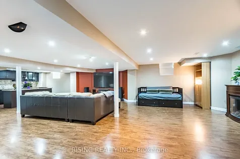 112 Great Lakes Boulevard Oakville ON L6L 6W5
