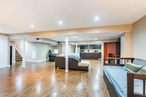 112 Great Lakes Boulevard Oakville ON L6L 6W5