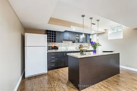 112 Great Lakes Boulevard Oakville ON L6L 6W5