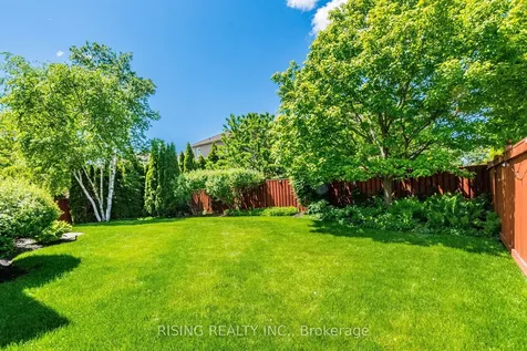 112 Great Lakes Boulevard Oakville ON L6L 6W5